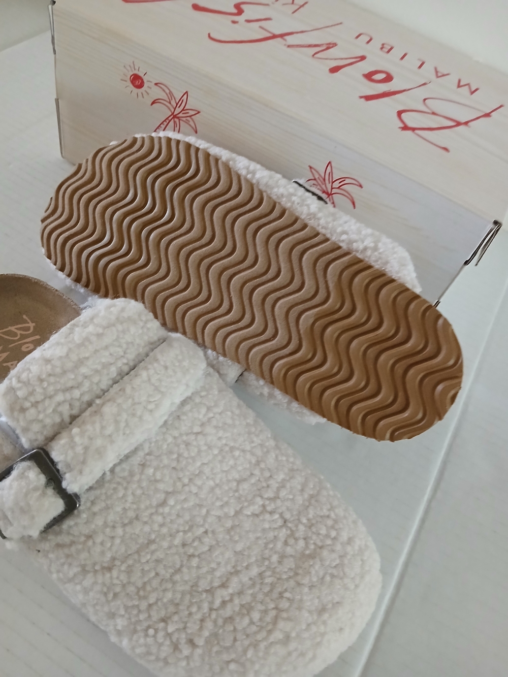 Blowfish Kids Cream Sherpa Clogs New $30 - Picture 3 of 9